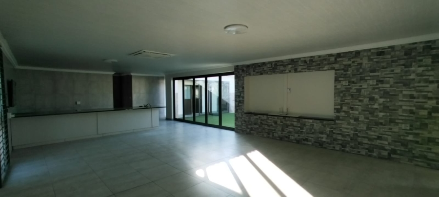 Commercial Property for Sale in Flamwood North West